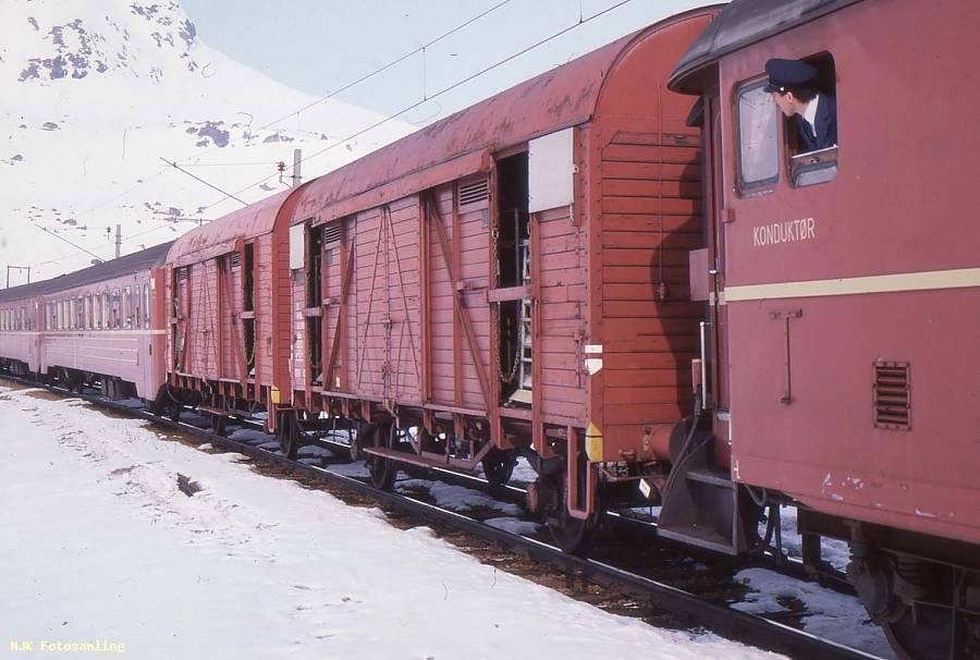 100866-TB-1988-117.jpg