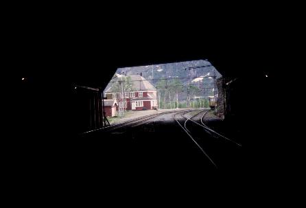 https://pix.njk.no/117/117994-f8106-2396-Katterat-tunnel-010797.jpg