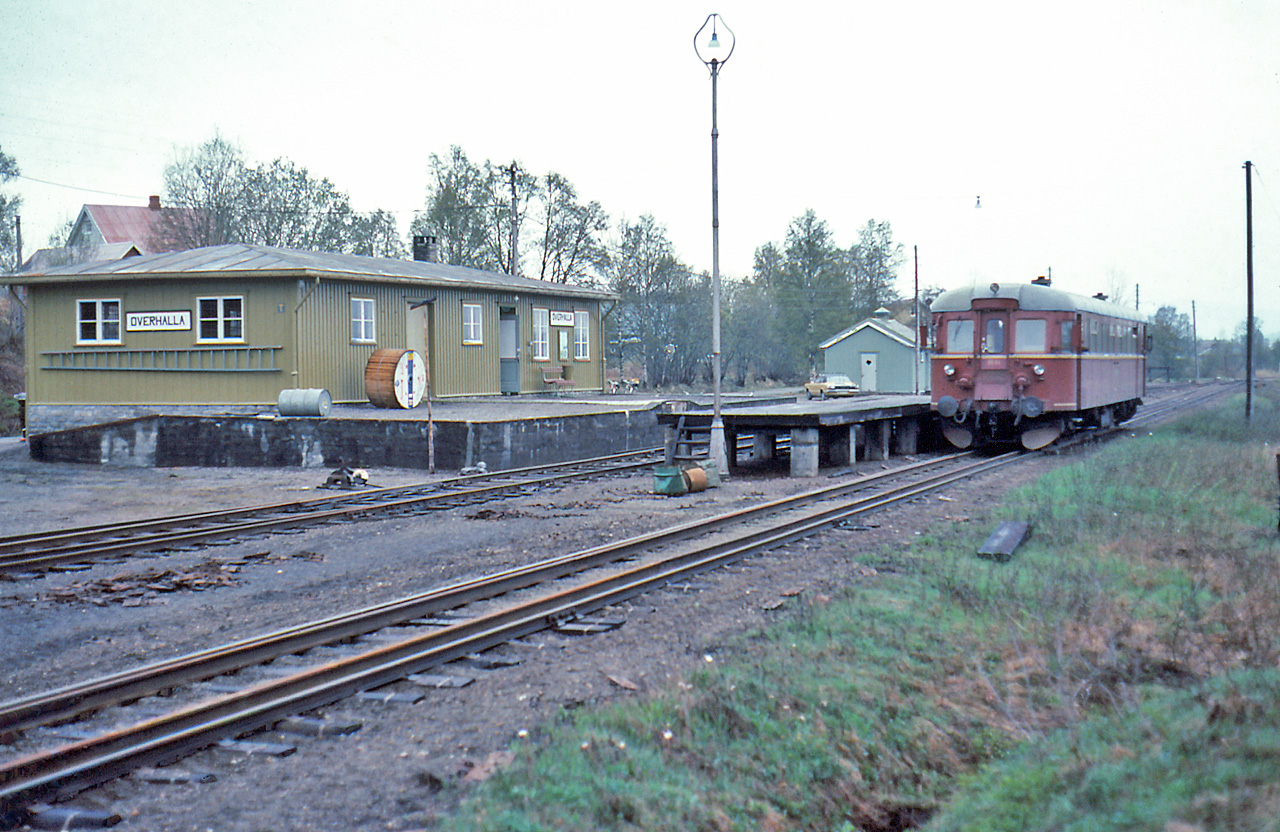 191284-150Namsosbanen-c30-Overhalla-togmotGrong-1977-06-02_1280.jpg