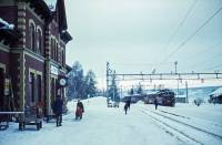 https://pix.njk.no/207//s207310-Lillehammer-tog351-pa778sken1971_2560-fotoEWJohansson.jpg