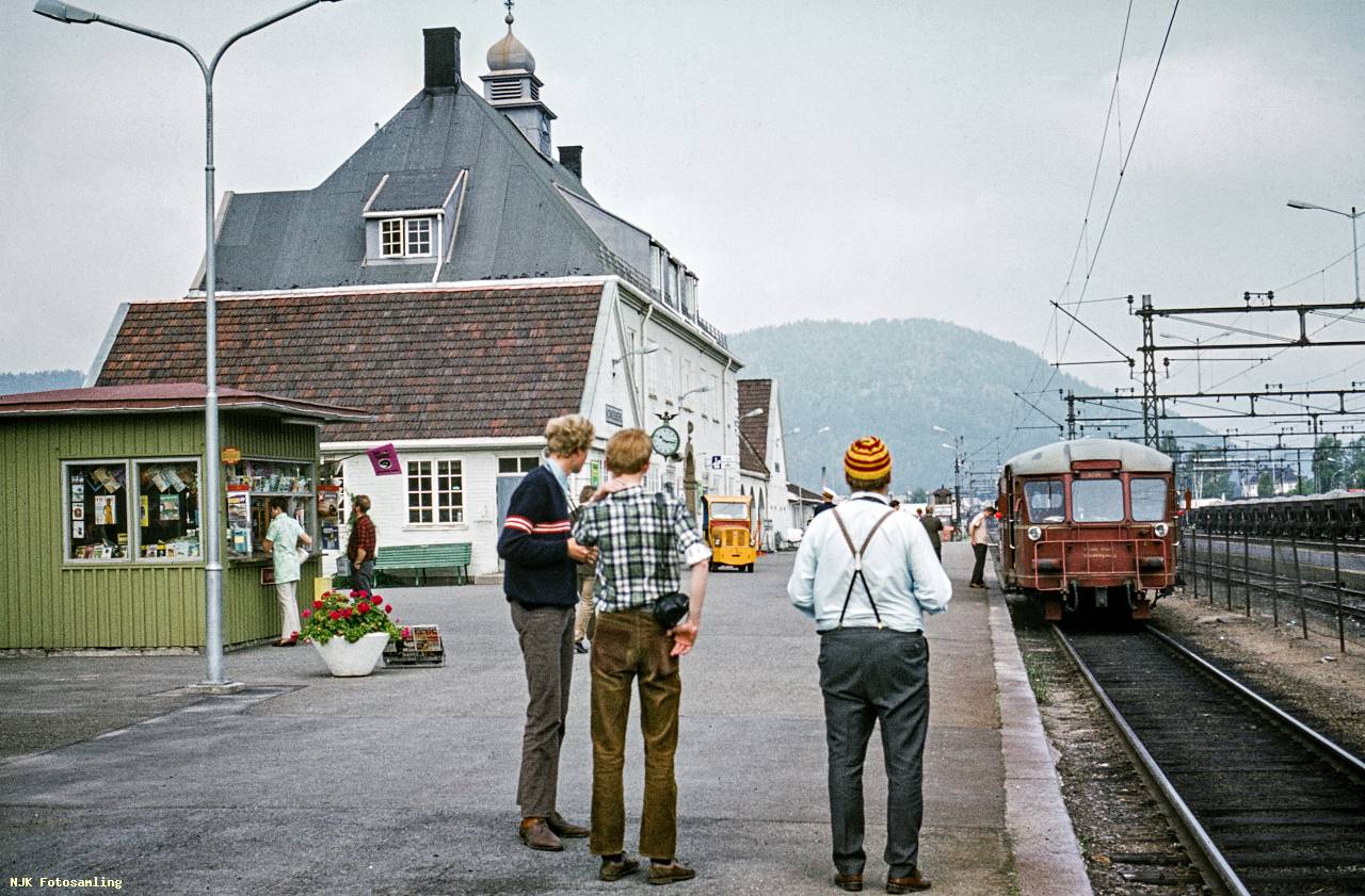 https://pix.njk.no/210/210506-Kongsberg-87-08-1971-06-26_2560-fotoEWJohansson.jpg