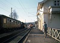 https://pix.njk.no/66//s66542-Kongsvingerbanen-AAbogen-411-Ra-1970-05-10_900.jpg